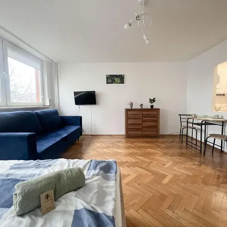 Apartment Studio Near To The Airport - E. Rewolucyjnej 9m54 Warsaw