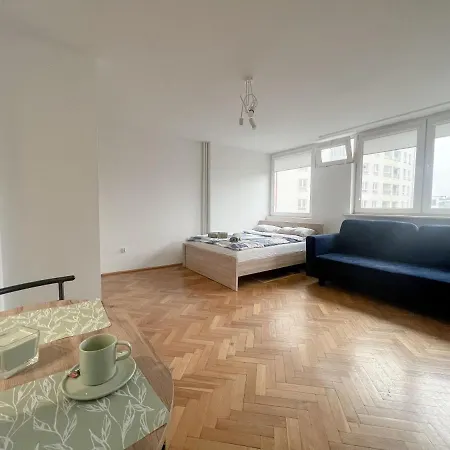 Studio Near To The Airport - E. Rewolucyjnej 9m54